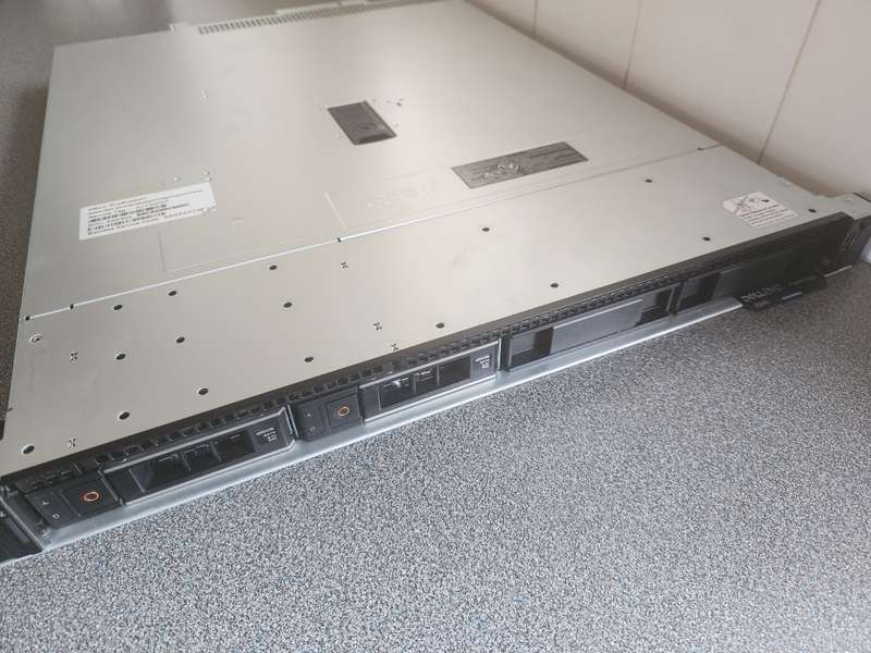 Dell PowerEdge R240 Xeon E-2224 3.4GHz 8GB RAM 2x480 SSDF HDD 250W 1U Rack Server