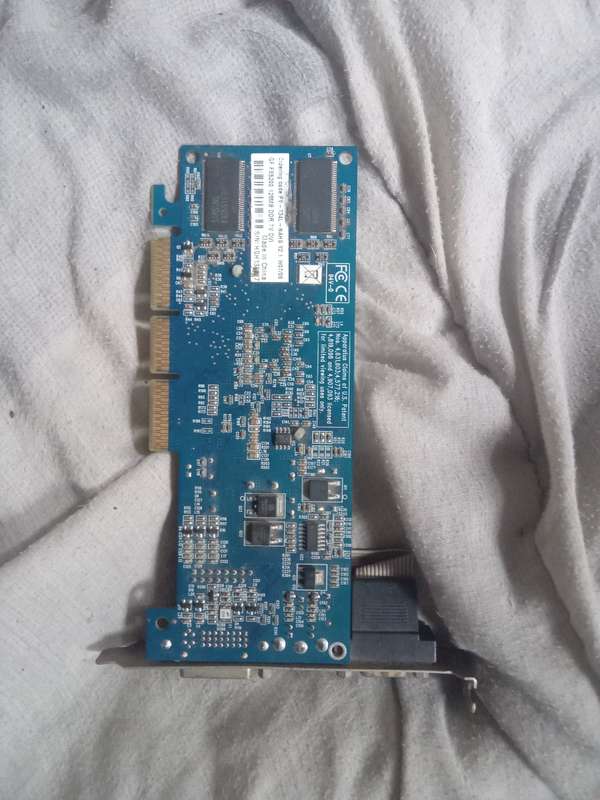 Nvidia geforce FX5200 128mb ddr tv dvi