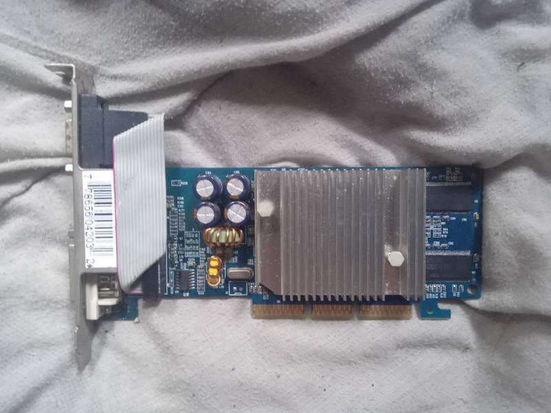 Nvidia geforce FX5200 128mb ddr tv dvi
