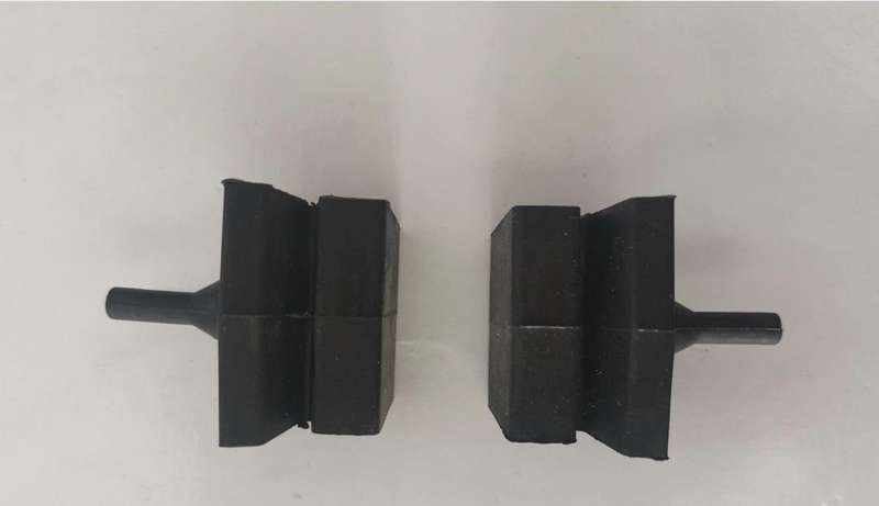 Nissan 1400 Bonnet Rest Rubbers