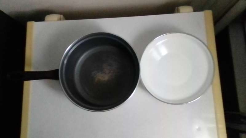 Vintage enamel lidded Frying Pan in good used second hand condition