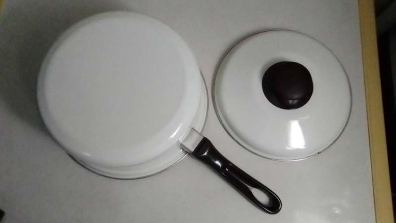 Vintage enamel lidded Frying Pan in good used second hand condition