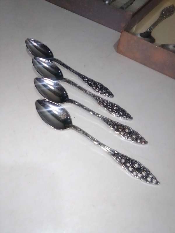 Elwezetta Dutch chrome plate 15 Spoons boxed. Gorgeous Dutch chrome plated teaspoons.