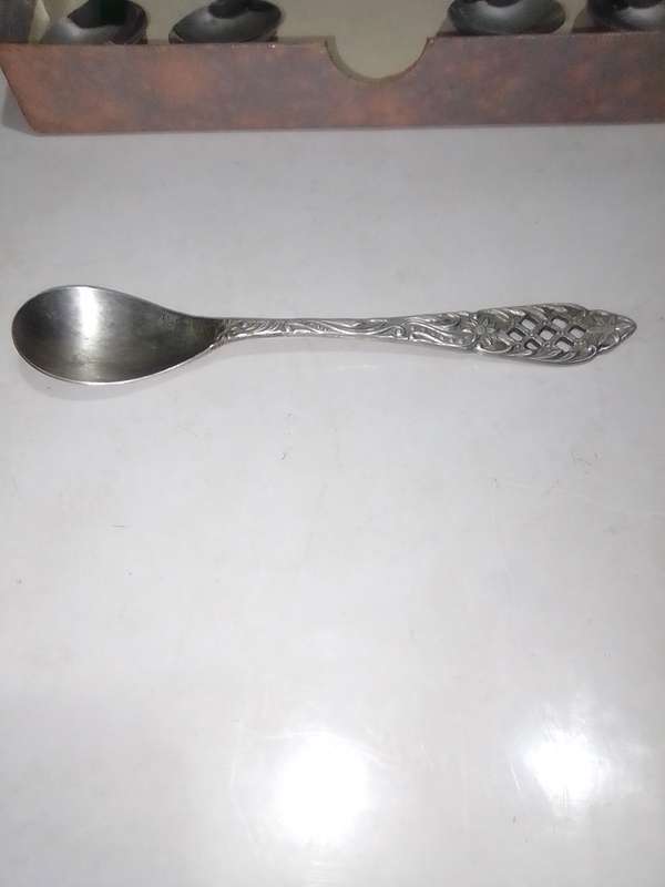 Elwezetta Dutch chrome plate 15 Spoons boxed. Gorgeous Dutch chrome plated teaspoons.