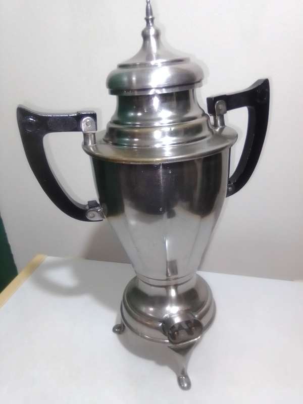 This coffee urn a genuine antique. Pat:1912. THERMOLUX Coffee Maker. Pastry Pan, Clay warmer, Plate.