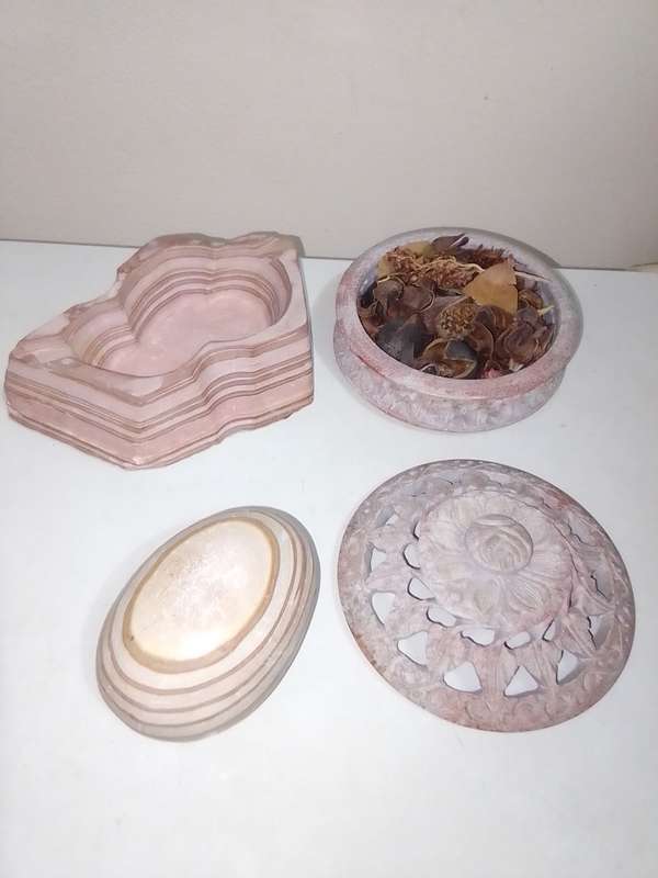 Stone pot purie plus egg and ashtray