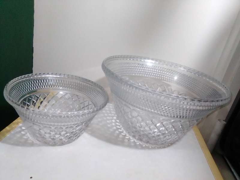 Wow a KIG Indonesia year 1970 Punch set 18 cups and hook's, 2 Ladles, 2 bowls. One doubles as a Bowl