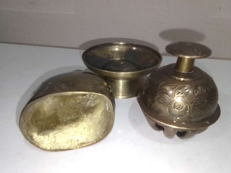 Wow  a Antique Chinese Bronze Laughing Putai Buddha and a Temple bell with stand..