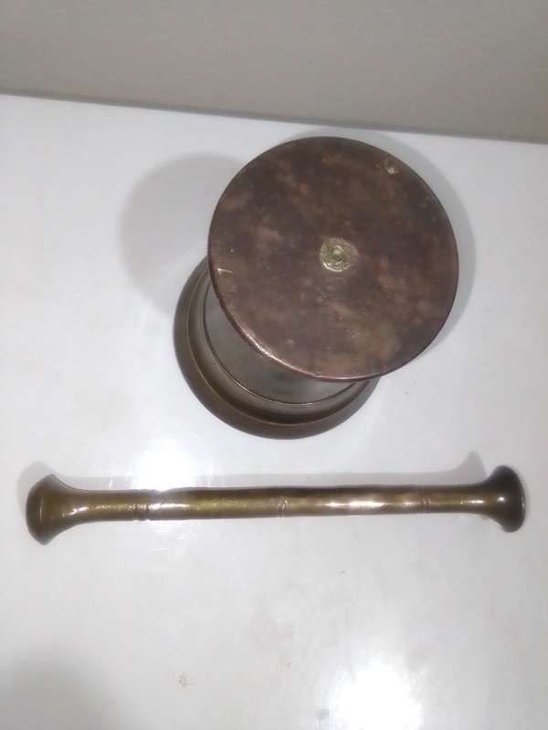 Apothecary Mortar and Pestle set, cast heavy bronze 18th/19th century Lathe turned