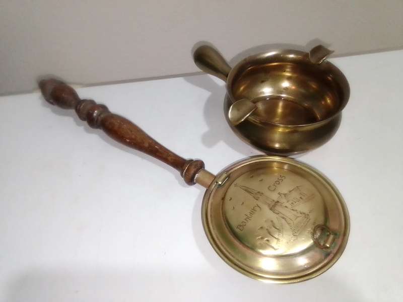 A Heavy Brass set. Banbury Cross Chestnut warmer and a made in India ashtray. Both in good condition
