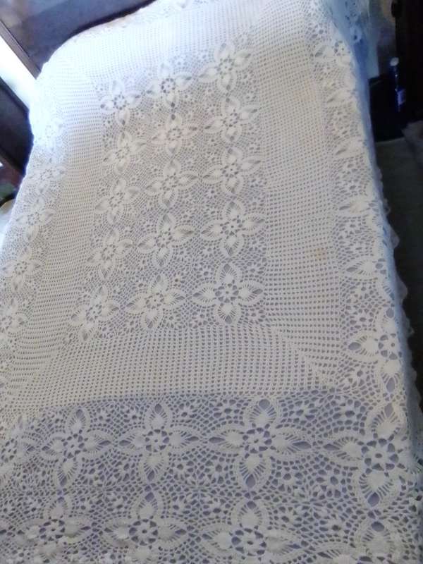 A extra large Hand Crocheted rectangular Tablecloth/Bedspread @ 2.3mx1.85m in Excellent condition.