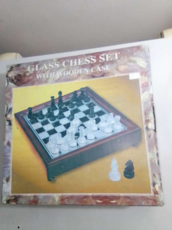 In box Glass Classic chess Set with storage in wooden case ideal game for 2 players