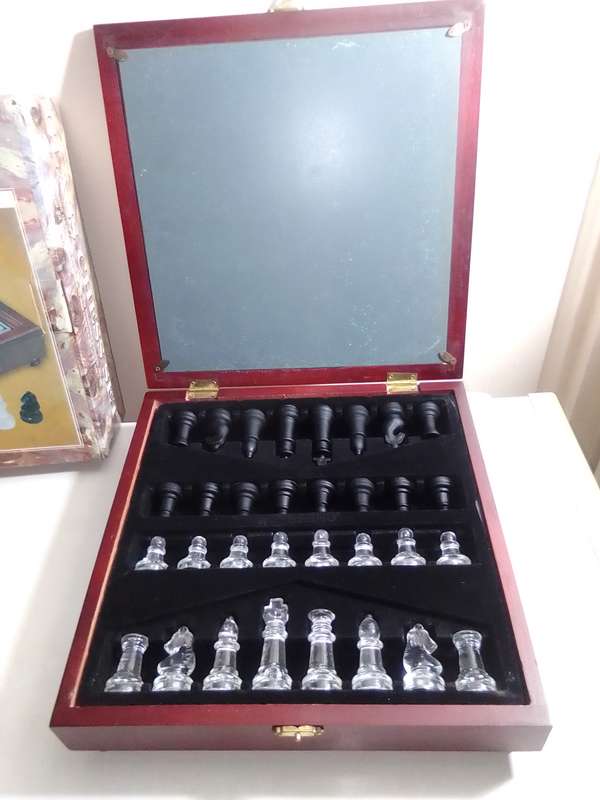 In box Glass Classic chess Set with storage in wooden case ideal game for 2 players