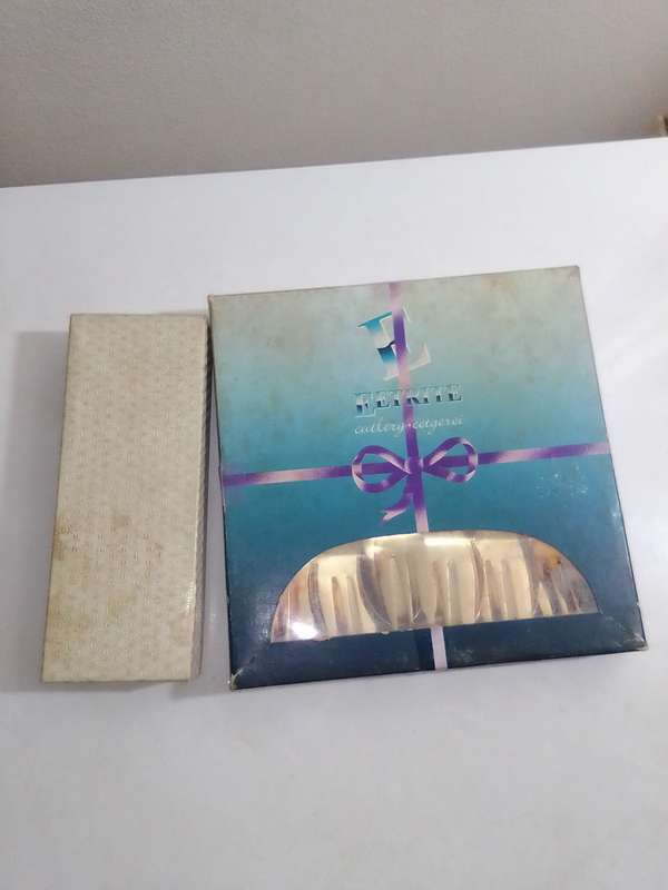 24Kt Gold Eetrite G.P. Rose 6 Cake Forks 6 Spoons Boxed + 1 collectible chrome spoon boxed.