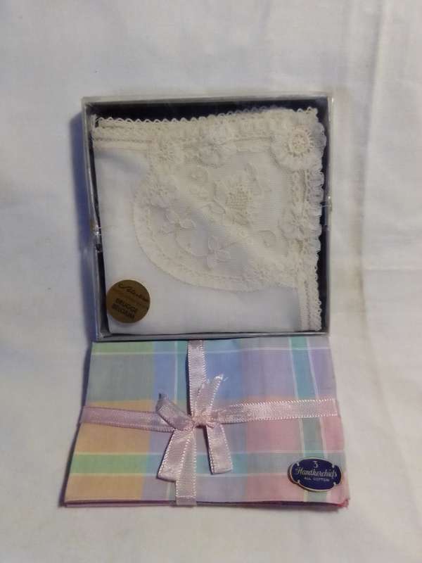 Vintage 2 lots. Women Cotton Handkerchiefs "Burgee Belgium" 1 monogramed "Venezia" 3 Other French