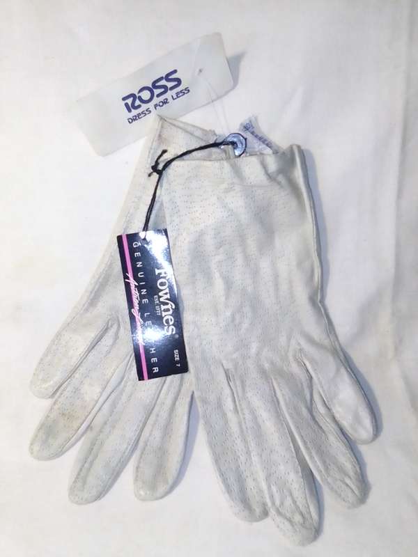 Vintage genuine leather gloves. Vintage Fownes Leather Gloves Size 7. Retro, Glam, Preppy, 80s.