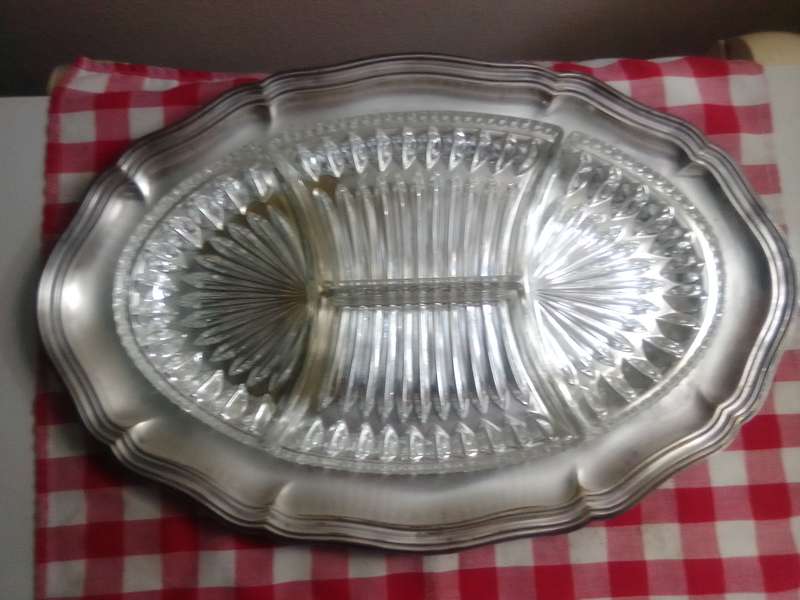 Vintage Silver/plated Gifts silverplate oval tray with 4 crystal glass divided insert's. Party tray