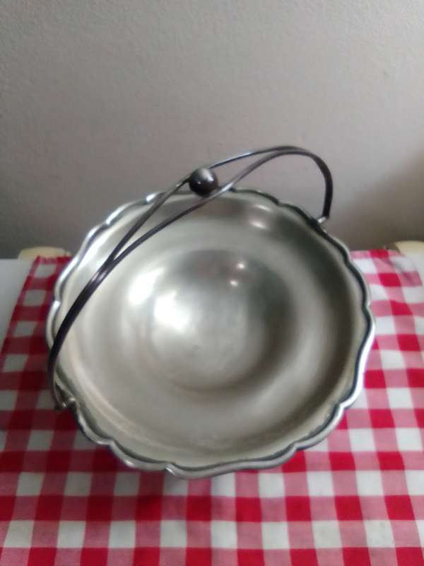 A large Vintage EPNS serving handled centre piece. For display in your home.