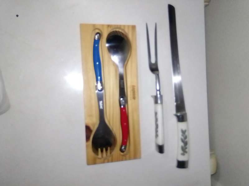 WOW A Laguiole Silhouette 2pce Salad Serving Set Multicolour + A S/Steel Carving set.