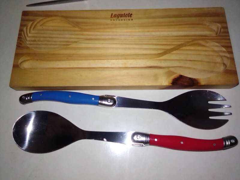 WOW A Laguiole Silhouette 2pce Salad Serving Set Multicolour + A S/Steel Carving set.