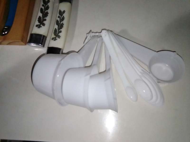 WOW A Laguiole Silhouette 2pce Salad Serving Set Multicolour + A S/Steel Carving set.