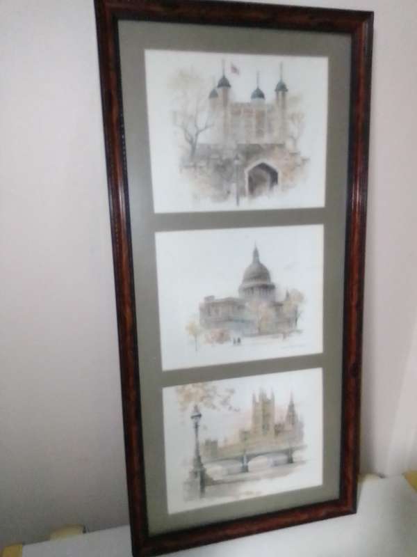 Painting print Pictures copies of English Castle's and Cathedral.