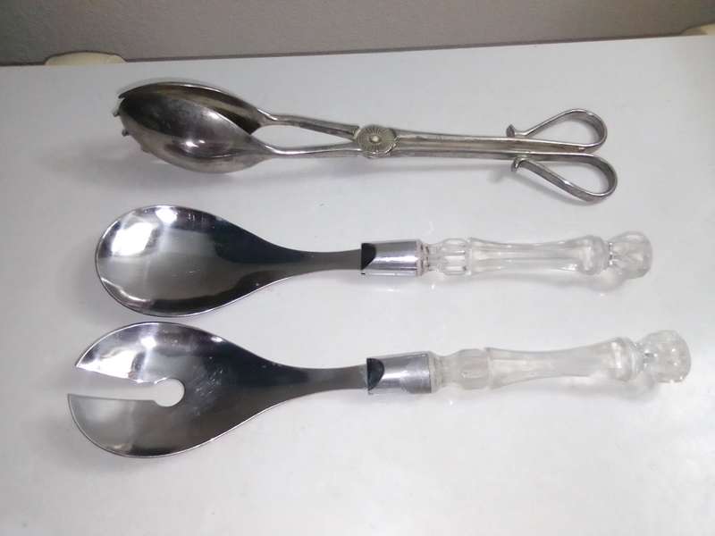 Salid set. Serving ware utensils