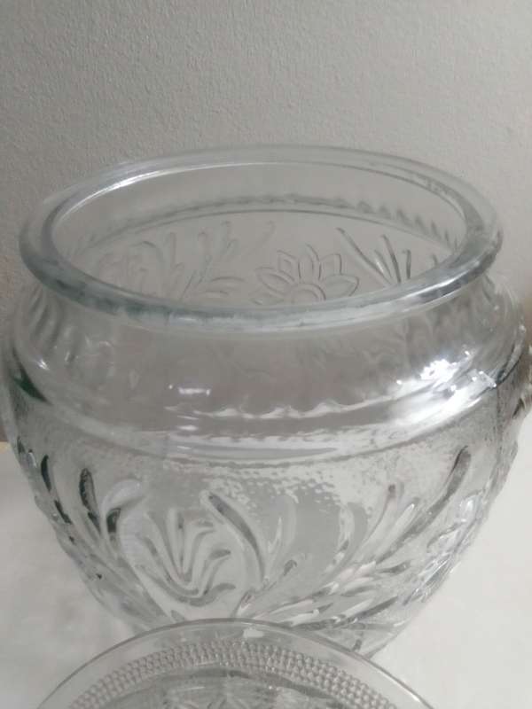 Vintage Large glass Cookie Jar lidded.