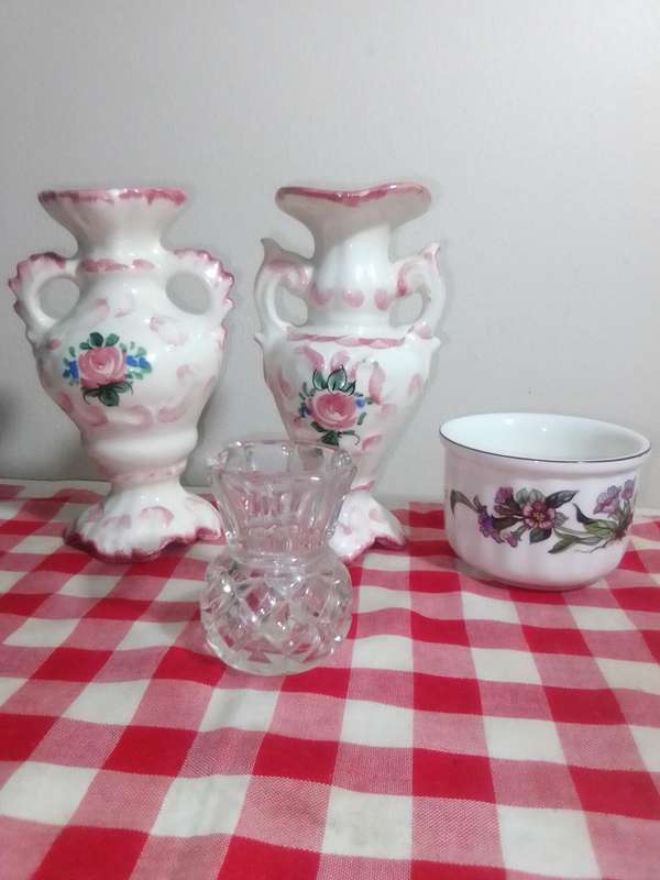 2 x mini Italian vases. Glass Toothpick holder. Villeroy & Boch "Riviera" custard Cup Luxembourg.