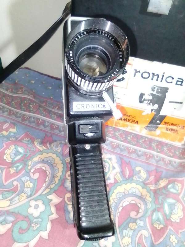 Vintage Veronica super 8 movie  camera in case + booklet.