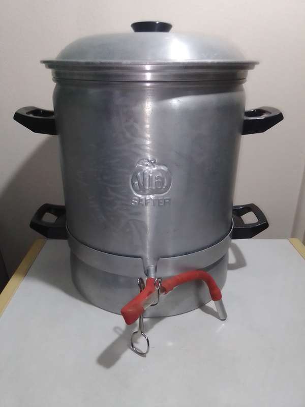ALIA SAFTER STEAM POT COMPLETE TO MAKE FRESH FRUIT JUICE - SAFTER OM VARS SAP TE MAAK.