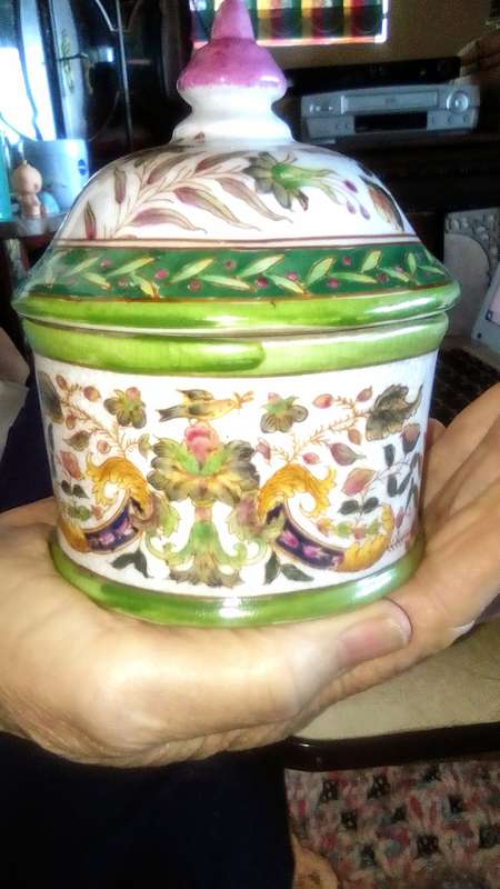 Chinese Porcelain ceramic mark 1895 made by the "Wong Lee " company on the style of Napoleon III.