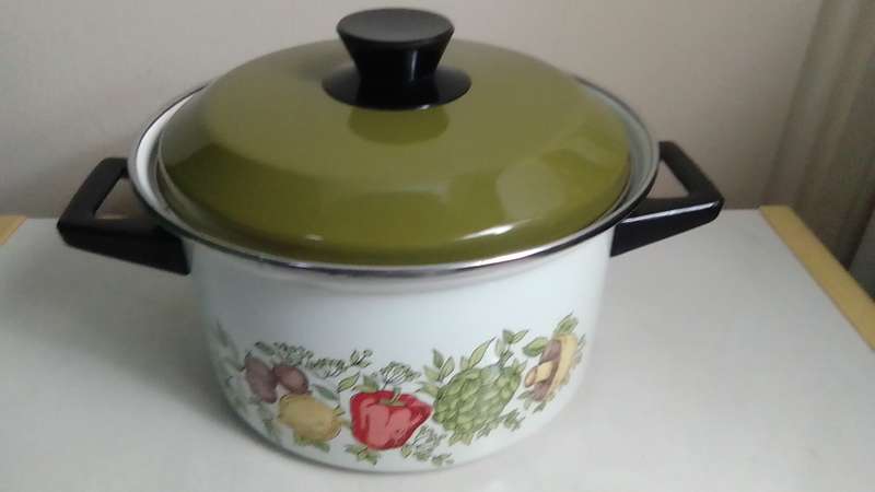 Vintage green lid veggies motif enamel cooking pot with heavy duty base.