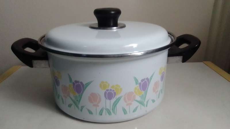 Vintage enamel lidded white/flowers cooking pot shabby chic farmhouse decor.