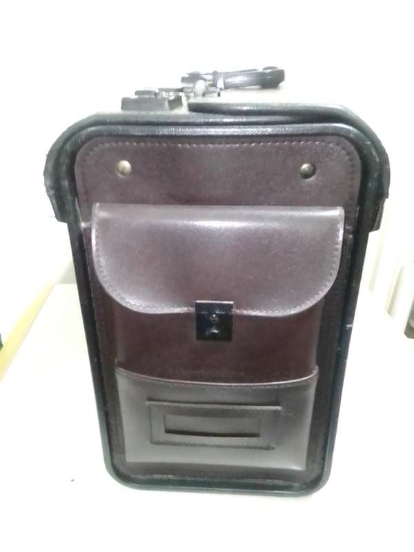VINTAGE "BUSBY" PILOTS Faux LEATHER FLIGHT CASE /DOCTORS Briefcase WITH COMBINATION LOCK