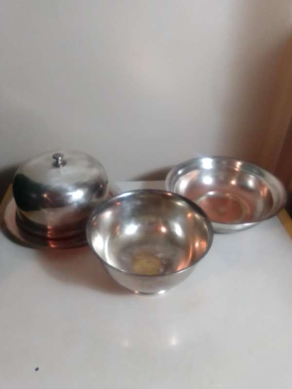 Vintage. Covered Cake/Cheese Dish Sheffield JHB plus "Sarango" serving plus another S/Plated Bowl