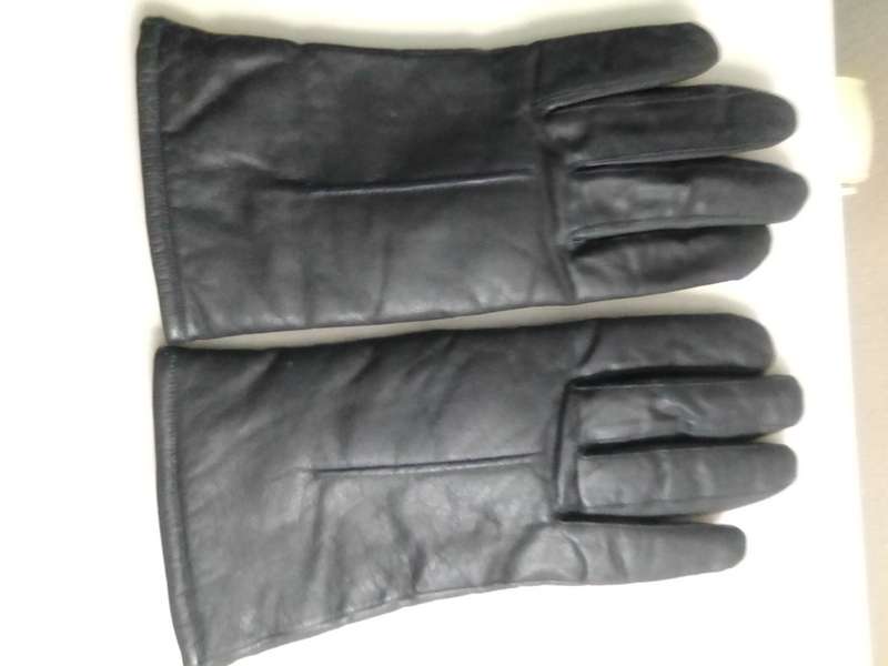 Vintage Ladies Black Genuine Cowhide Leather Gloves / Short Driving Gloves - 1960's Gloves. Korea.