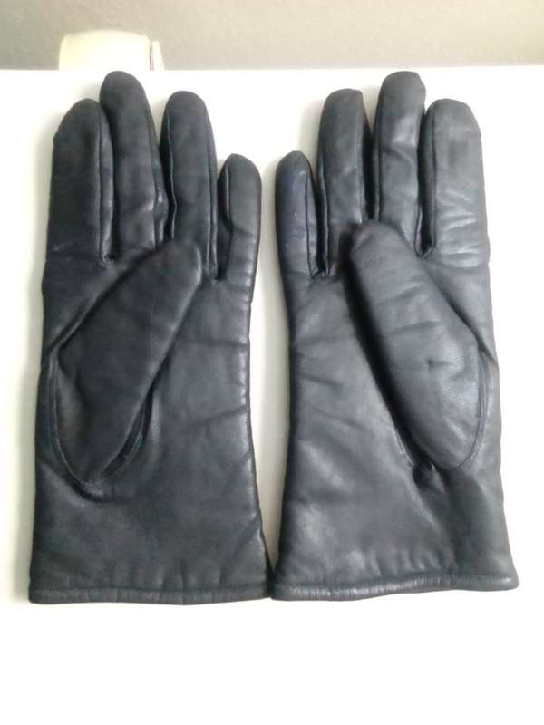 Vintage Ladies Black Genuine Cowhide Leather Gloves / Short Driving Gloves - 1960's Gloves. Korea.