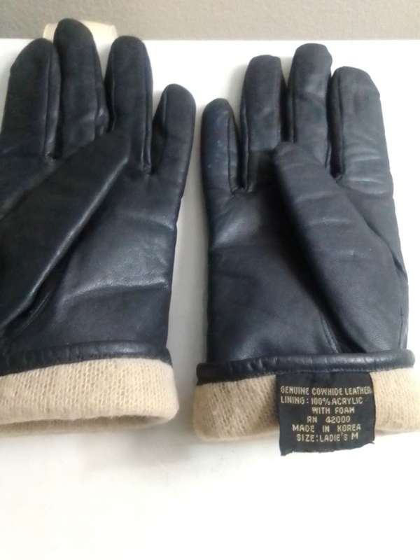 Vintage Ladies Black Genuine Cowhide Leather Gloves / Short Driving Gloves - 1960's Gloves. Korea.