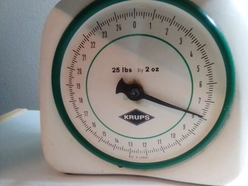 A 8kg's made by "Hendlers" Blue Enamel Cooking heavy based lidded cooking pot.