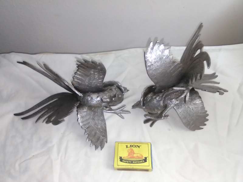 PAIR SILVER PLATED FIGHTING COCKEREL ROOSTER ORNAMENTS COUNTRY TABLE CENTERPIECE