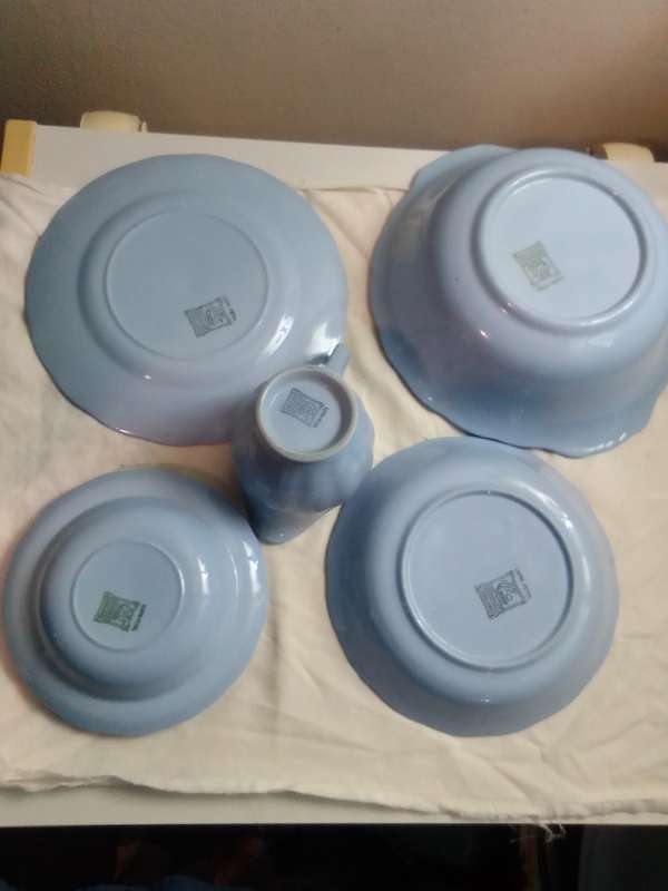 Vintage 1954 "Lupin Petal" GRINDLeY ENGLAND 5-piece Blue Crockery.