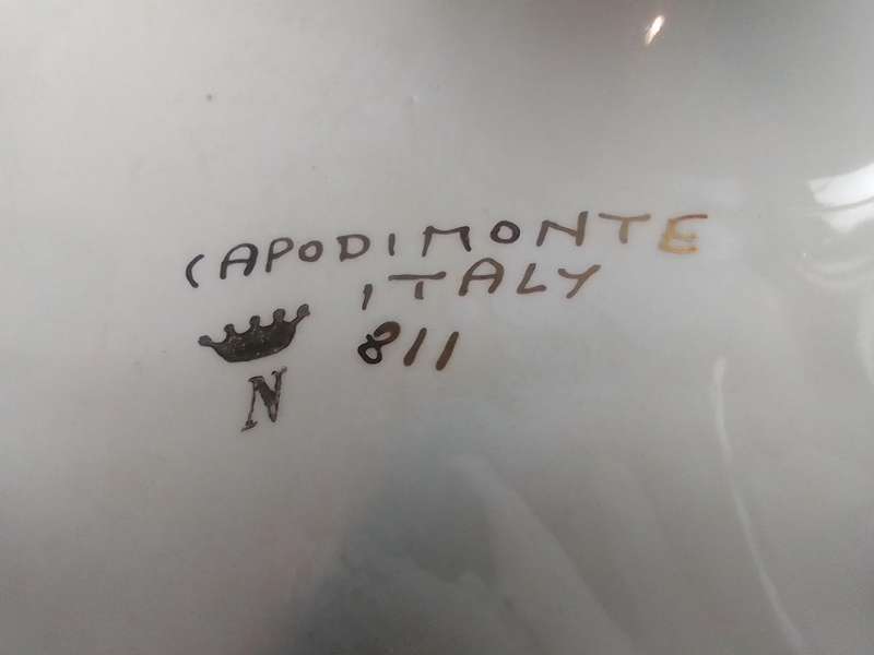 1950's A vintage Capodimonte lidded with Laydell signed gold/pink Italy in excellent condition