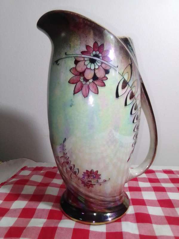 Royal Winton Grimwades Vase +- 1938 on *The Pottery Gazette* mentioned in, History of Royal Winton.
