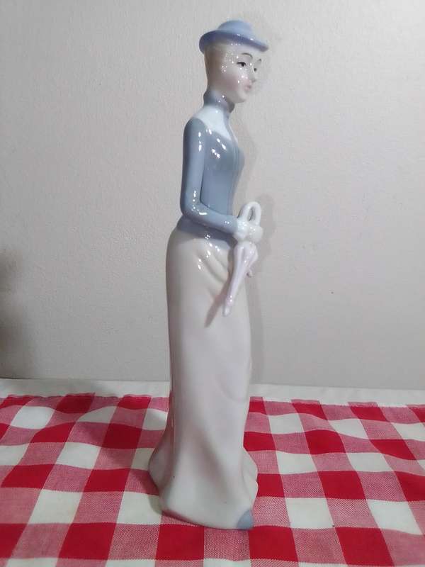 Vintage Porcelain Figurine, Blue and White Porcelain Statuette with Umbrella Lladro style