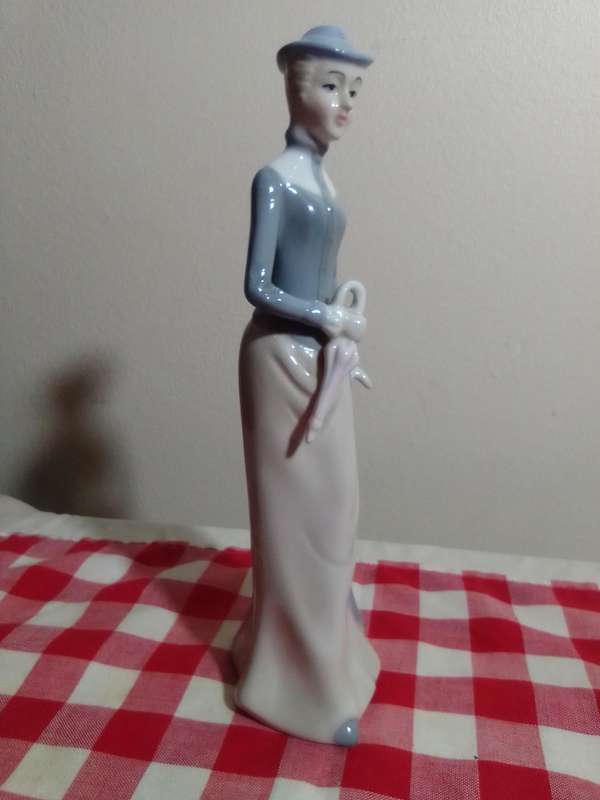 Vintage Porcelain Figurine, Blue and White Porcelain Statuette with Umbrella Lladro style