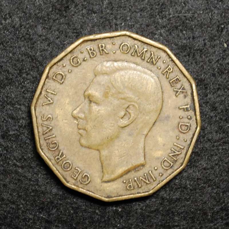 !!! British Brass 3 Pence - 1937 !!!