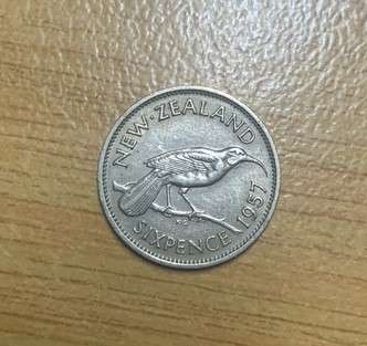 !!! New Zealand 1957 Six Pence !!!