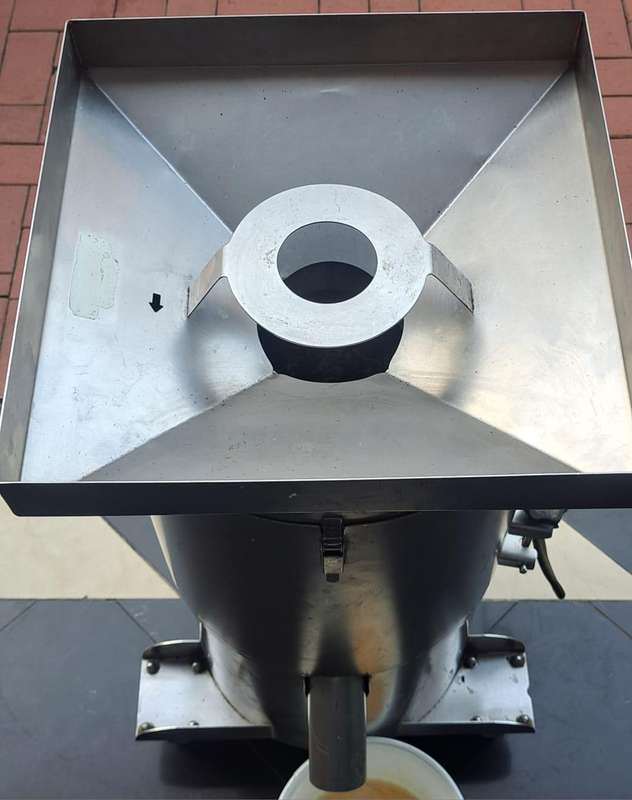 Ovo Tech egg breaker UDTJ-10 centrifuge (semi-automatic)