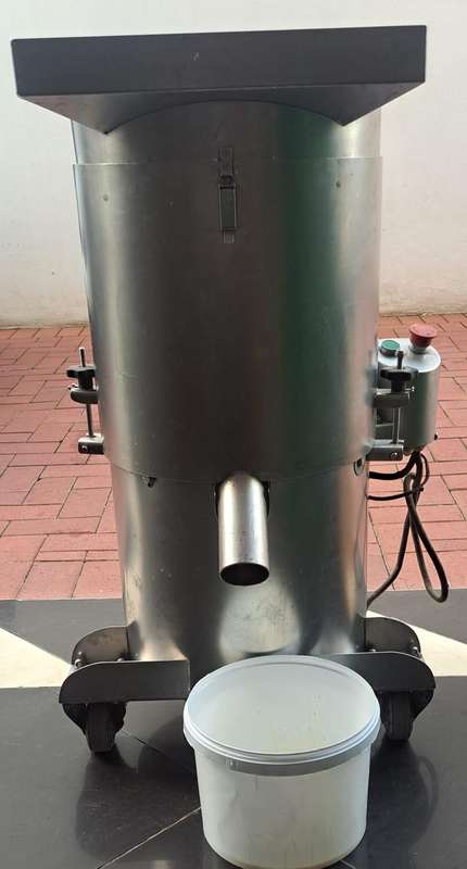 Ovo Tech egg breaker UDTJ-10 centrifuge (semi-automatic)